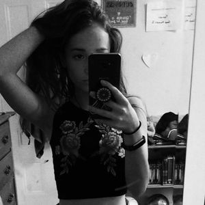 Meet your Posher, Caitlinn